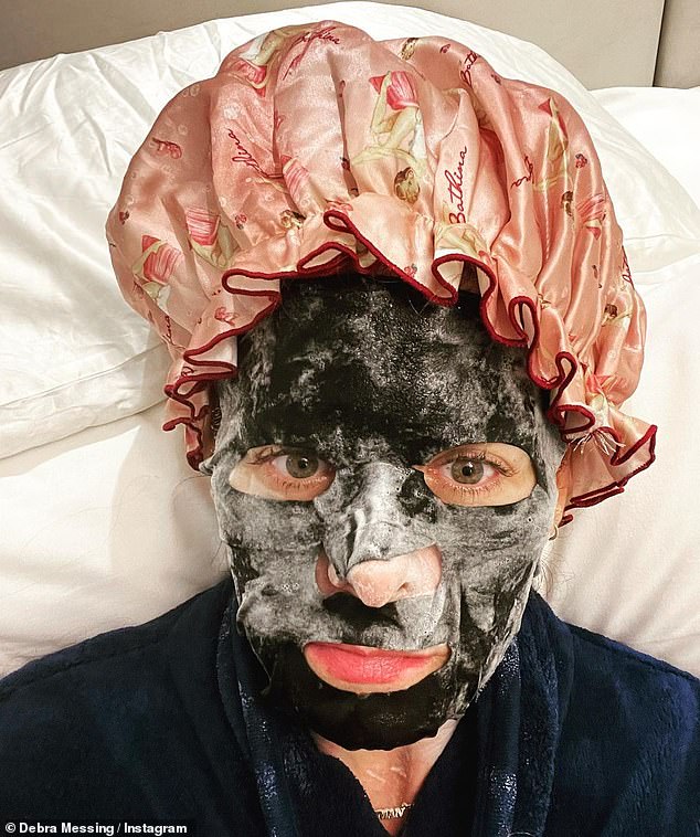 Debra Messing tests positive for COVID-19 a day before New Year's Eve