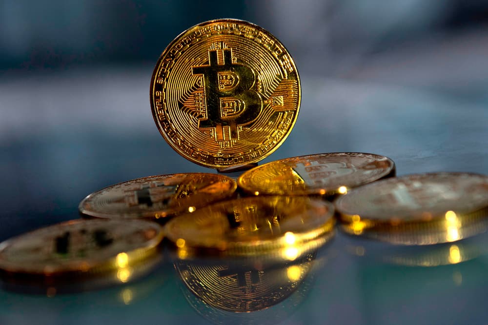 Bitcoin news live: Crypto crashing as market has worst month in three years