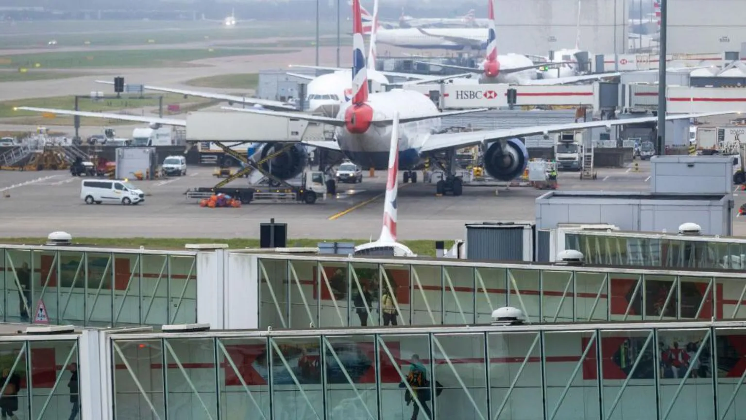 Berkshire MPs and May call for new Heathrow rail link from Slough