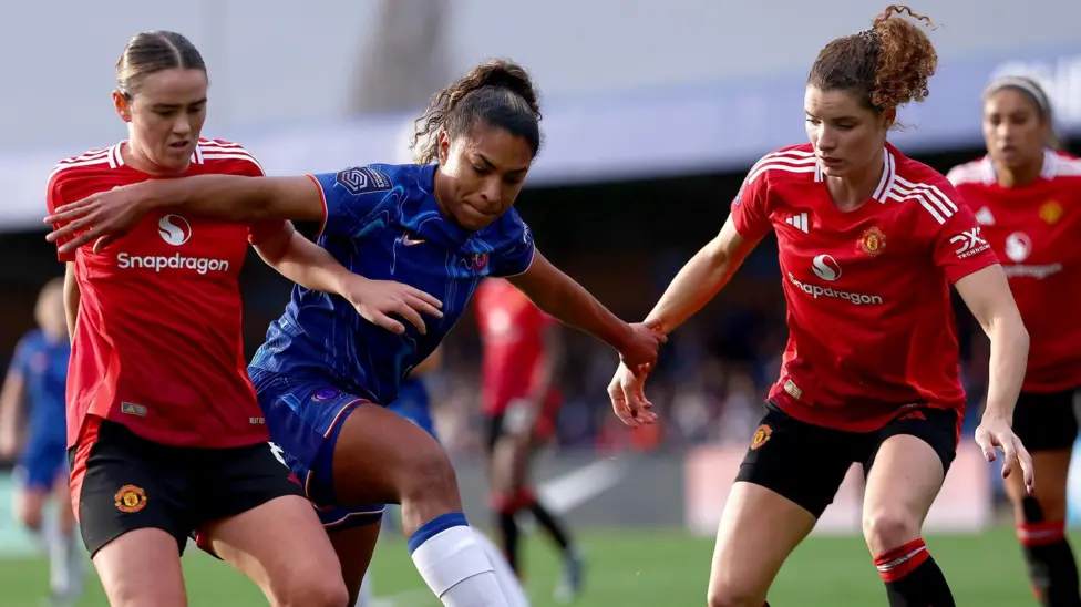 Chelsea and Man Utd in WSL title race after champions draw and United win
