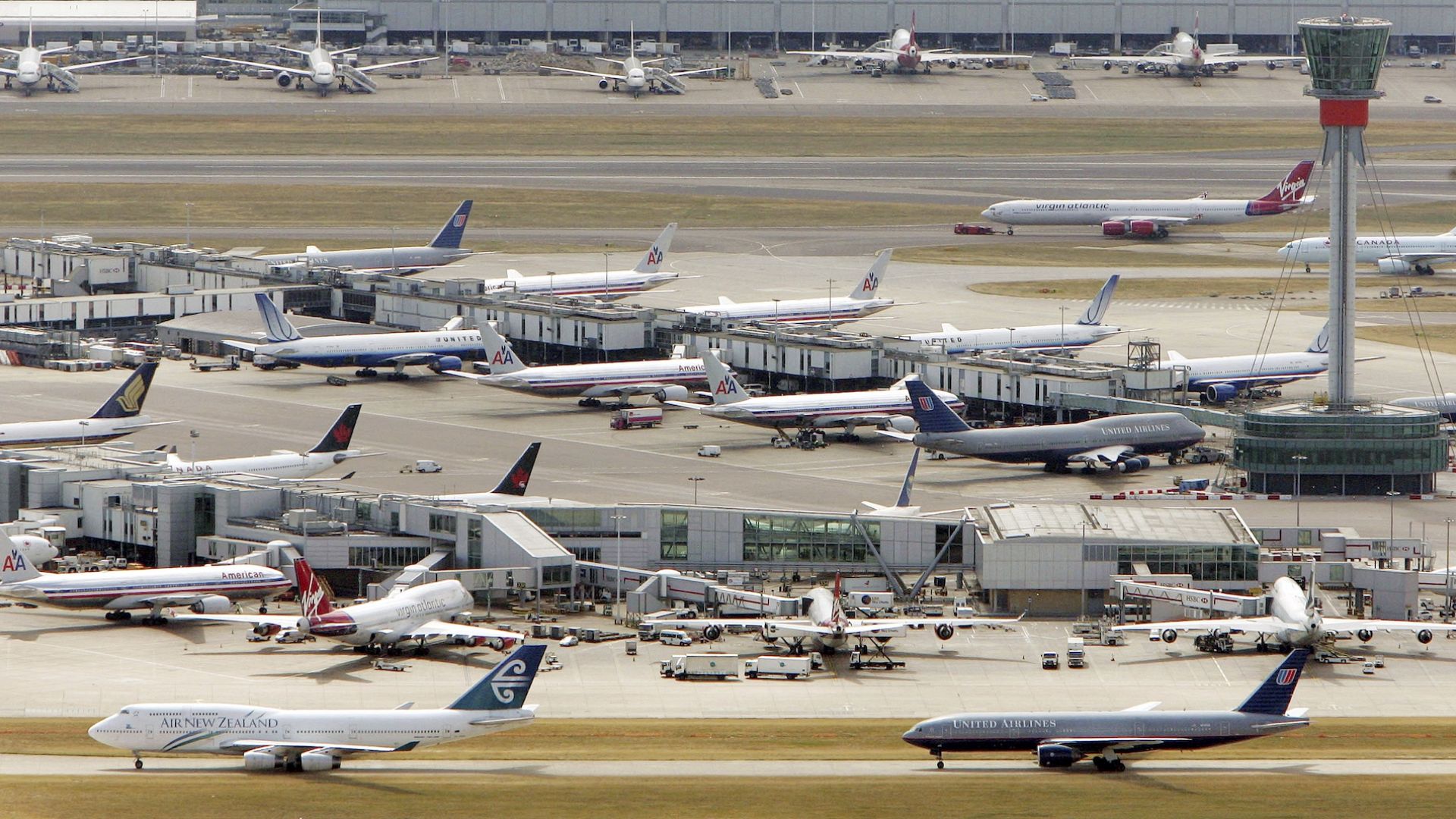 UK Chancellor looks to third Heathrow Airport runway to boost growth