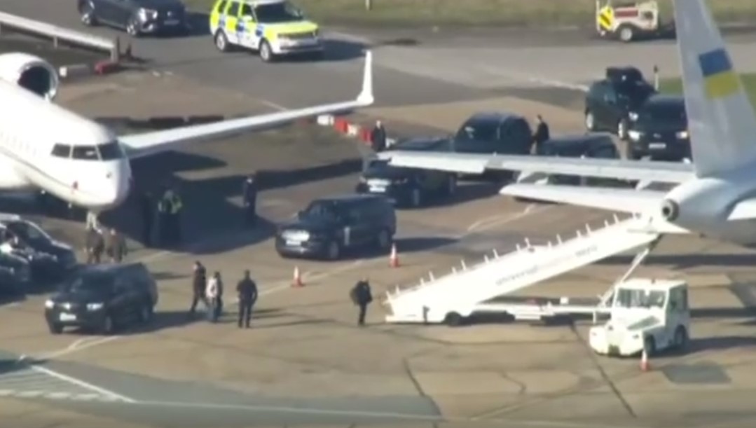 Zelensky Arrives in UK After He Was Publicly Removed from White House for Disrespecting President Trump and the American People (VIDEO)