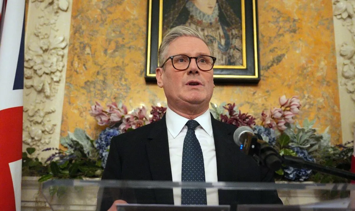 Express asks if Keir Starmer should back Trump, Zelensky or try and stay neutral