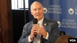 US lawmaker vows to end China's trade status