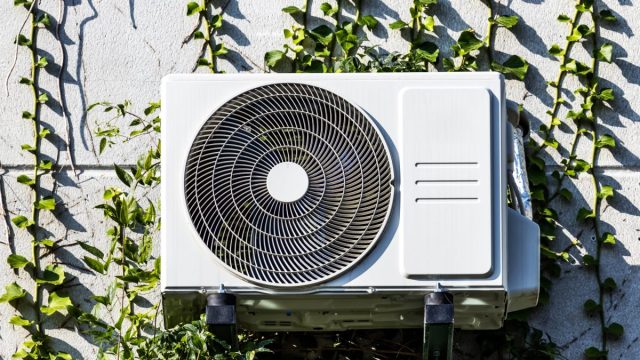 Shortage of heat-pump engineers threatens government's 2035 rollout target