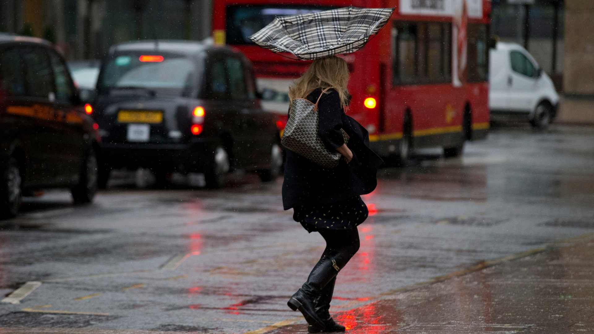 Devastating Storm Eowyn grounds more than 1,000 UK and Ireland flights