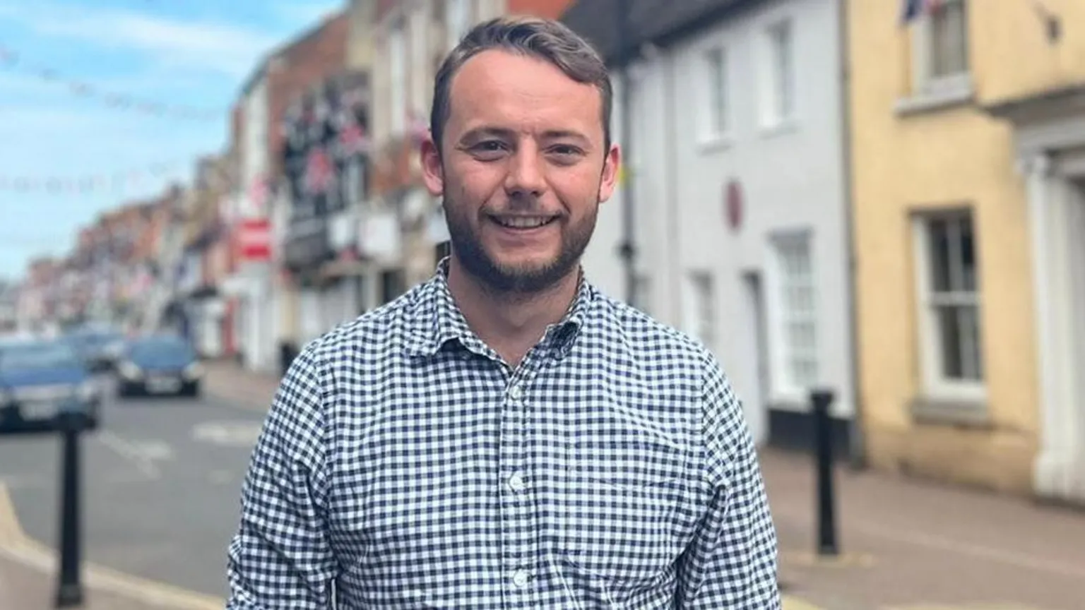 Milton Keynes MP 'glad' after hotel stops housing asylum seekers
