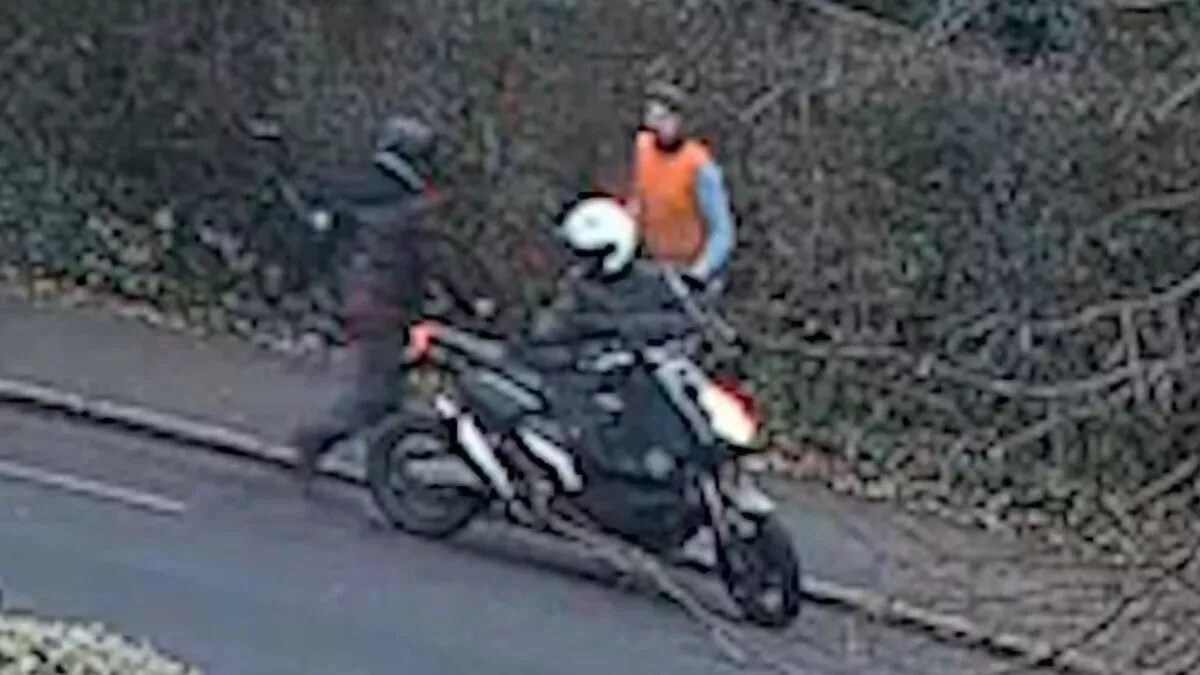 Terrifying moment cyclist attacked by hammer-wielding yobs to steal £4,200 bike