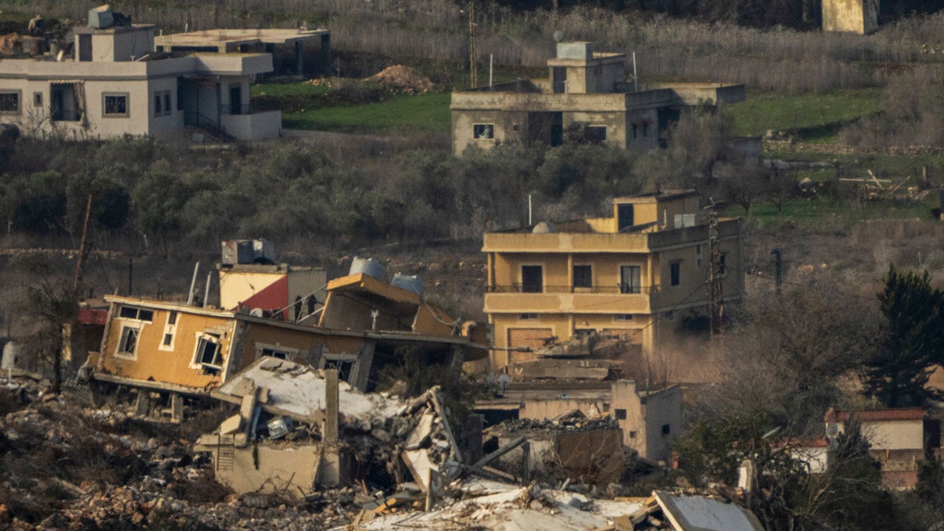 Israel seeks 30-day extension for Lebanon withdrawal,  reports claim