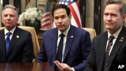 US diplomacy uses different channels for Russia, Ukraine