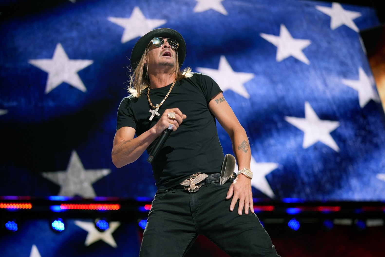 Kid Rock Storms Off Stage in Tantrum, Blames Audience for Not Clapping