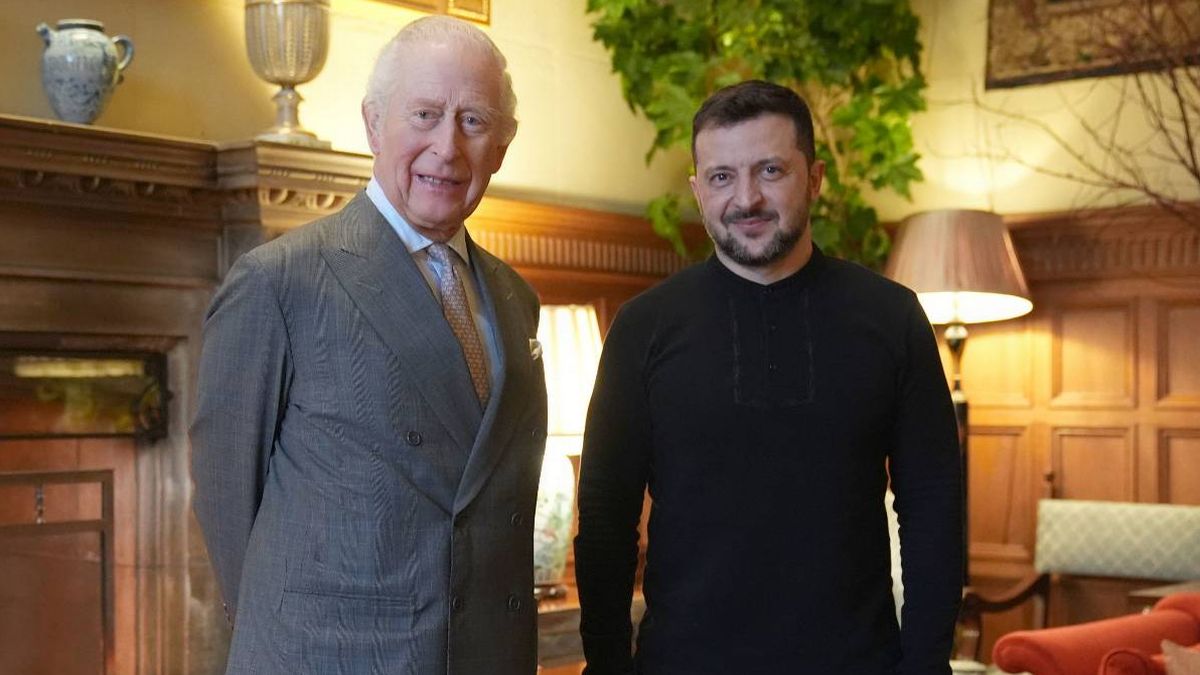 Zelensky wears solidarity outfit to meet King 48 hours after Donald Trump spat