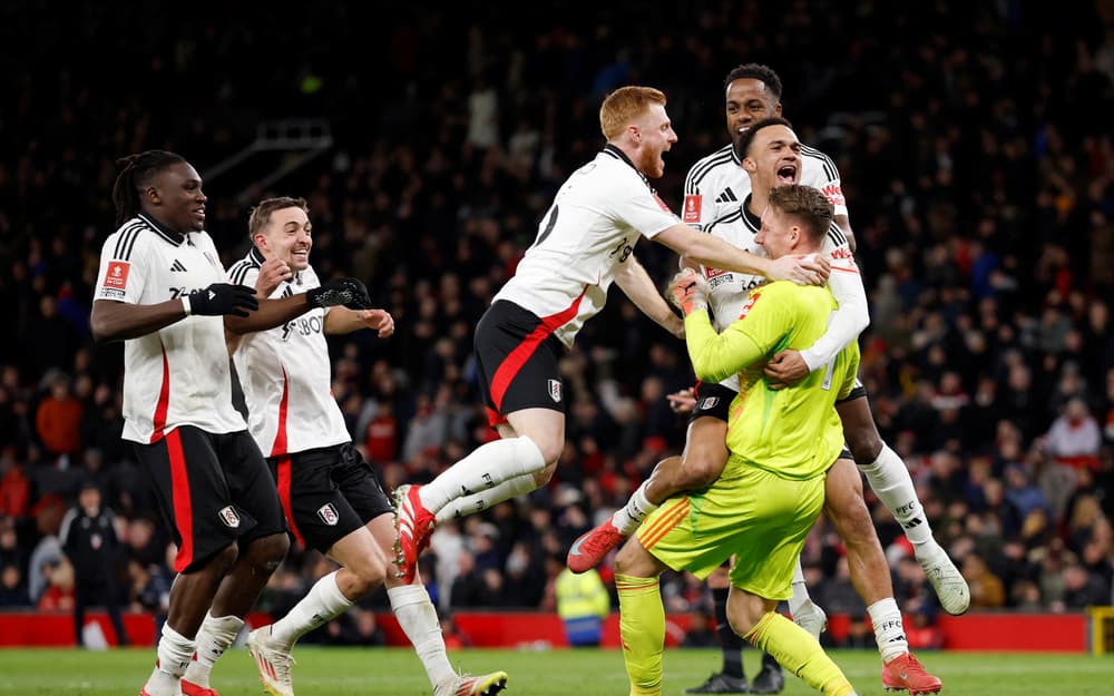Leno earns hero status as Fulham pile more misery on Man Utd
