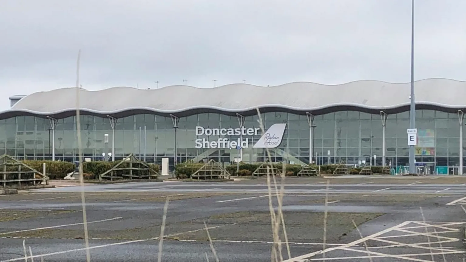 Doncaster Sheffield Airport: Safety warning over drone activity