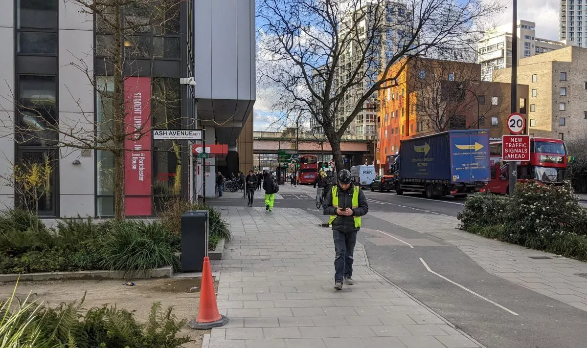 'Dangerous' cycle lane in London ends in middle of busy pavement