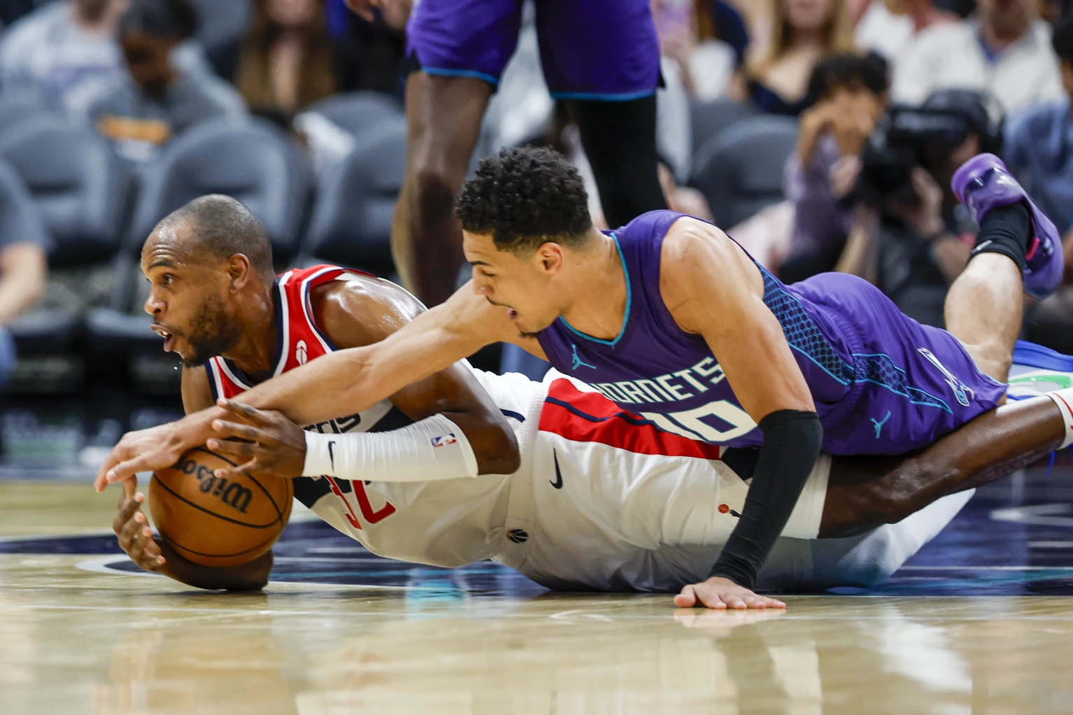 Middleton and Coulibaly each score 17 points as Wizards hand Hornets 6th straight defeat, 113-110