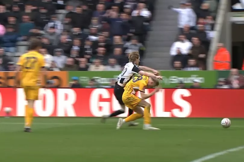 Anthony Gordon sent off as star 'banned for Carabao Cup final vs Liverpool'