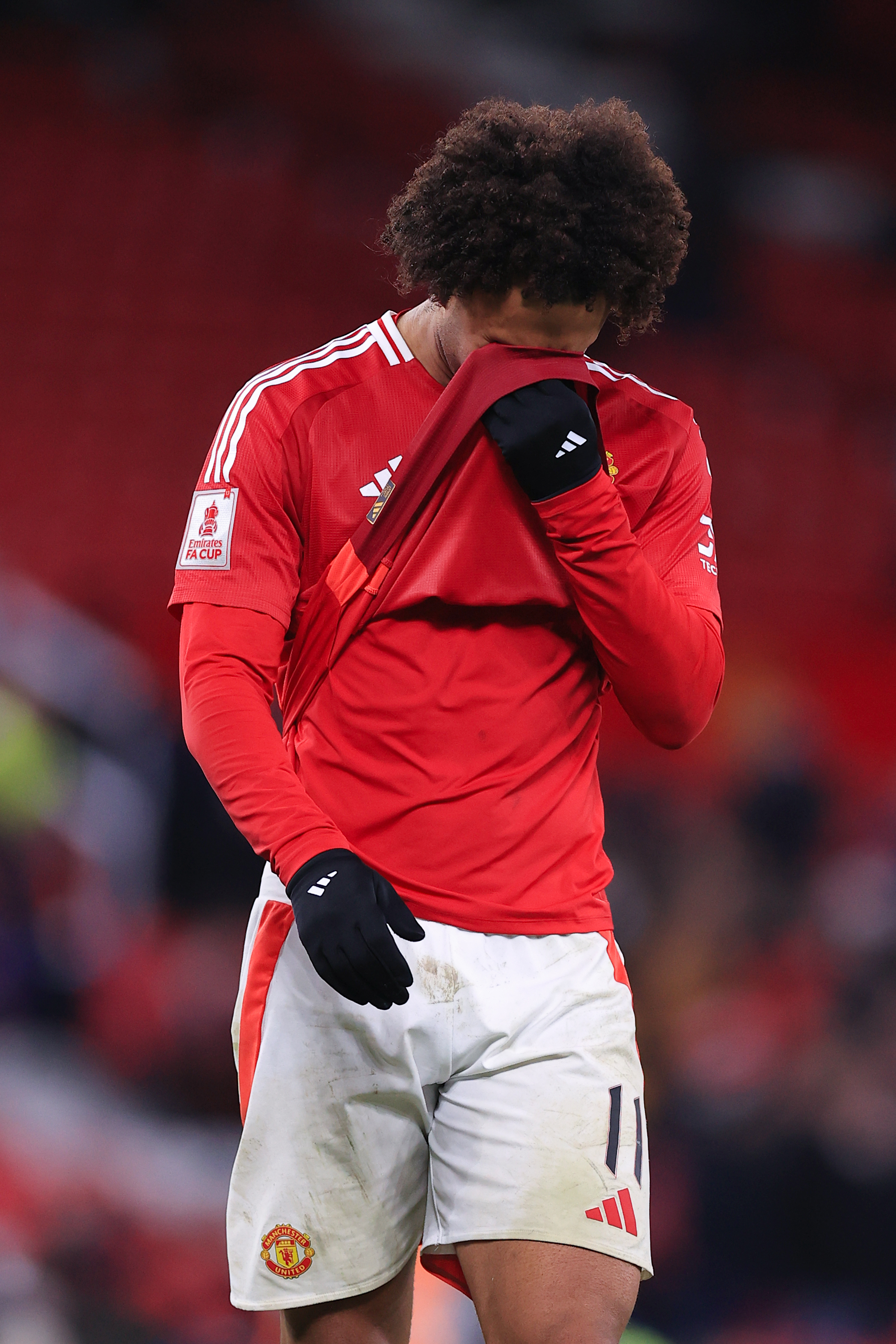 Darren Fletcher’s touchline antics before Man Utd star Joshua Zirkzee’s penalty vs Fulham speak volumes...