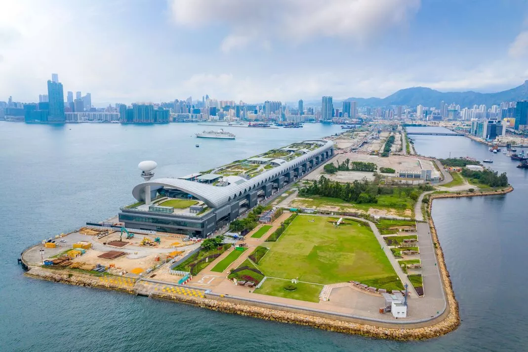 The incredible £10bn project to transform 'world's scariest airport' 