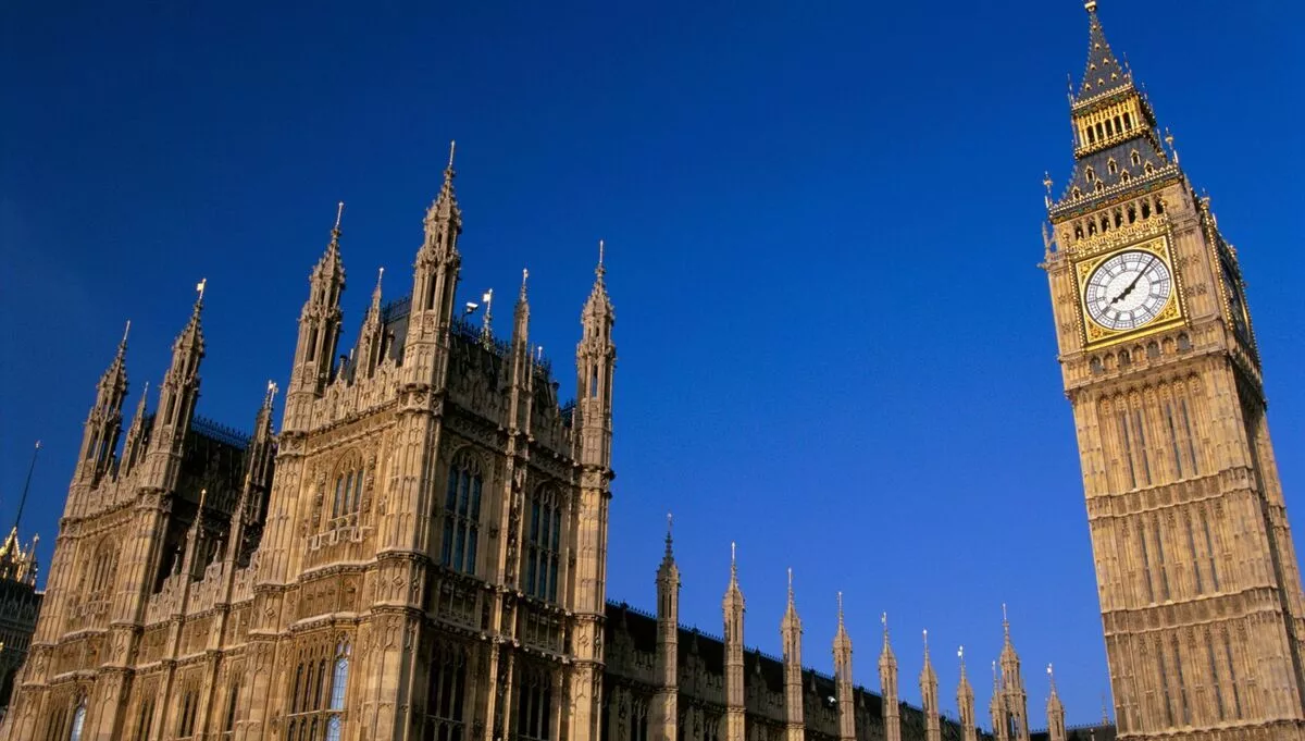 'British politicians need to wake up and show courage on immigration'