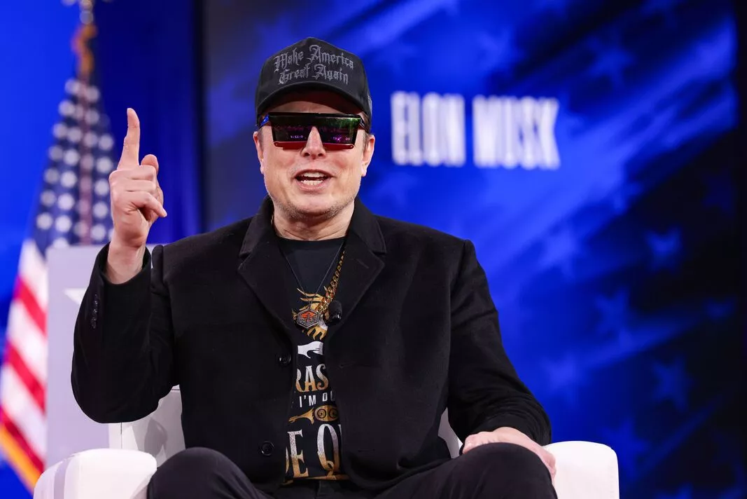 Elon Musk takes brutal swipe at Zelensky over 'fancy dinners' at peace summit
