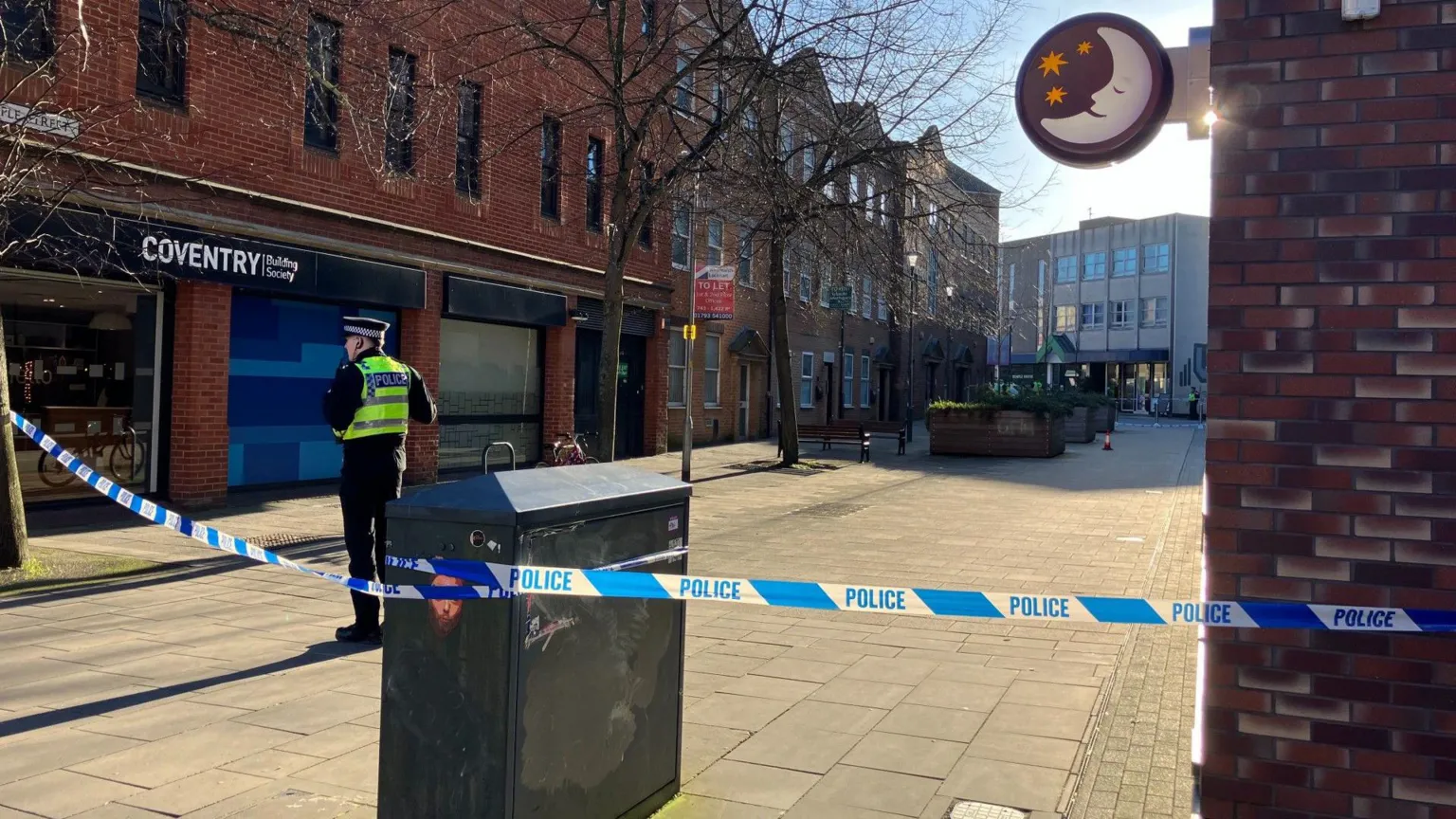 Swindon stabbing: Suspect hunted after man seriously injured