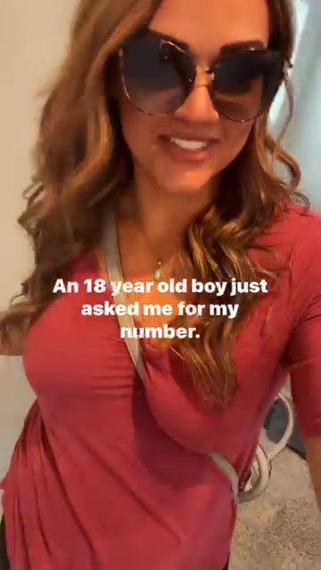 I’m a 42-year-old single mum but look so good that 18-year-olds beg for my number – people reckon there’s 2...