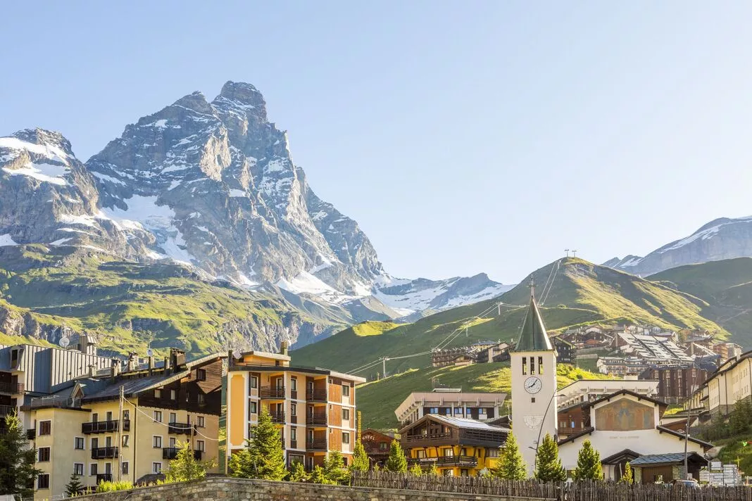 Tiny autonomous region in the Alps with loads of castles and 3 languages