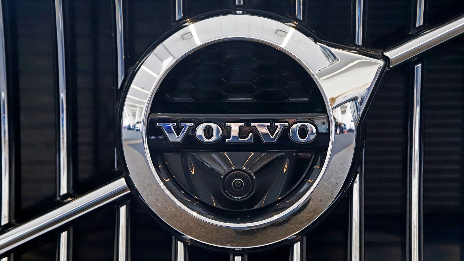 Volvo Group struggles with slower sales as European truck demand falls