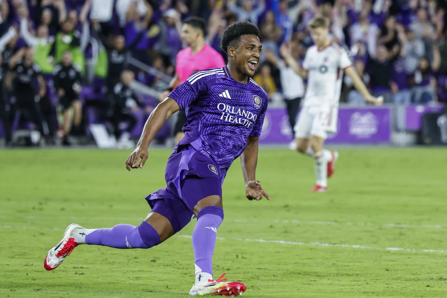 César Araújo, Alex Freeman help Orlando City beat Toronto 4-2
